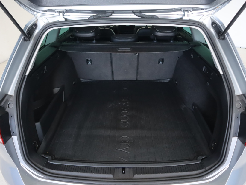 Volkswagen Passat, 2020