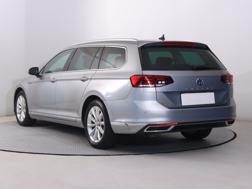 Volkswagen Passat, 2020