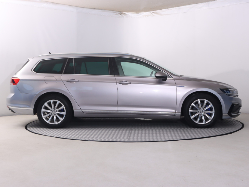 Volkswagen Passat, 2020