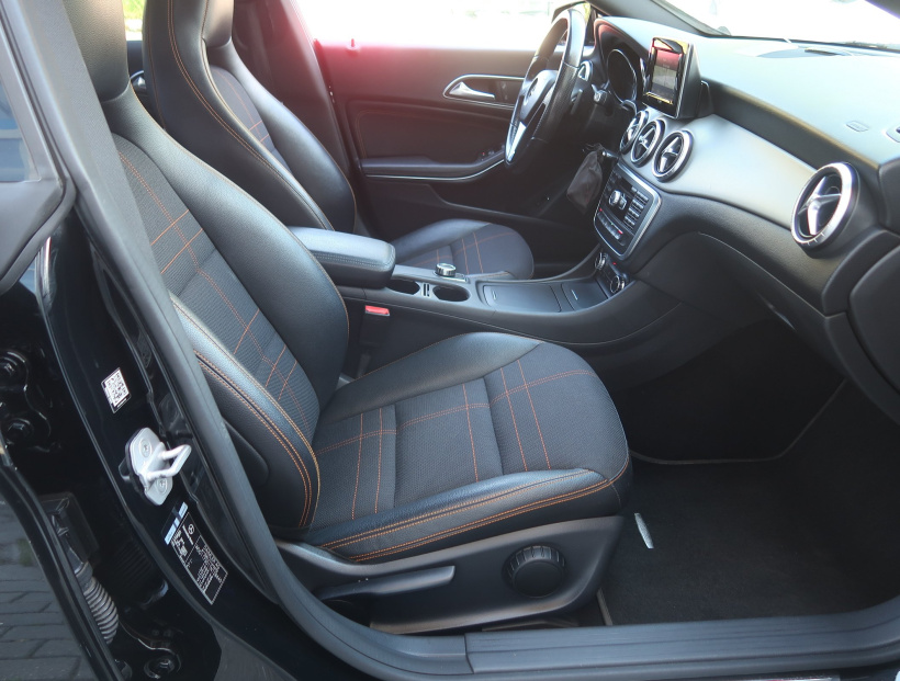 Mercedes-Benz CLA, 2014