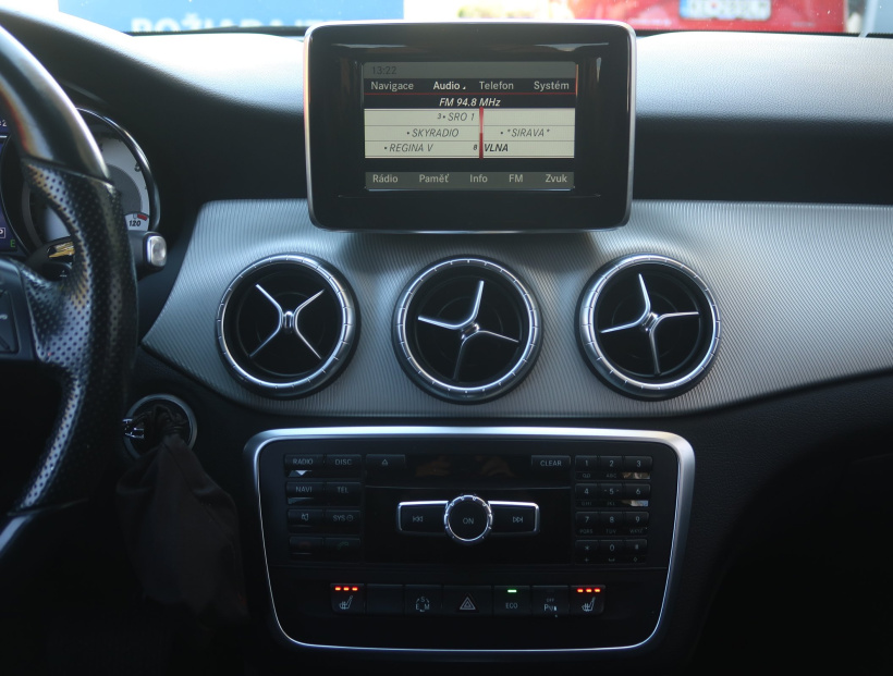 Mercedes-Benz CLA, 2014