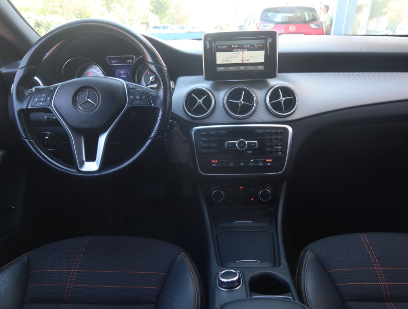 Mercedes-Benz CLA, 2014