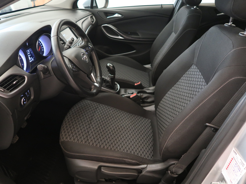 Opel Astra, 2017