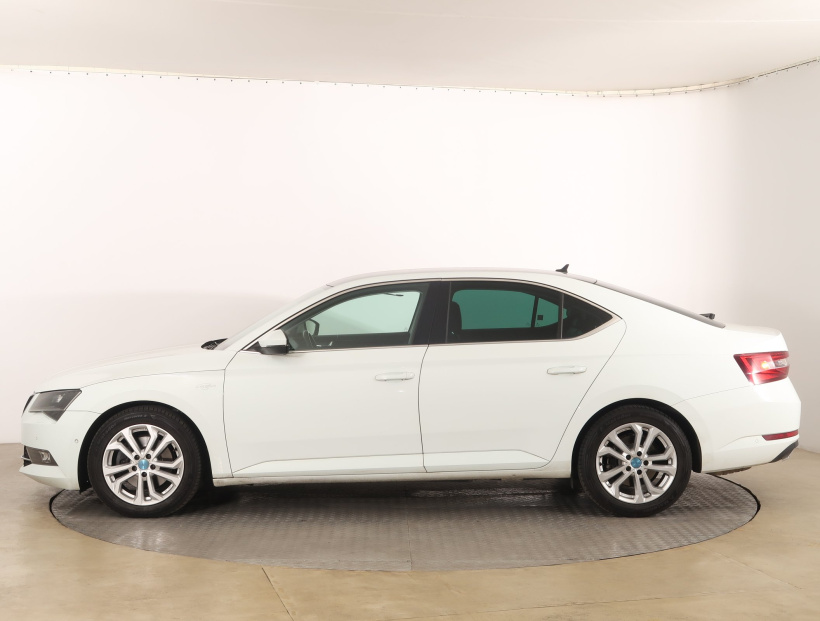 Škoda Superb, 2016