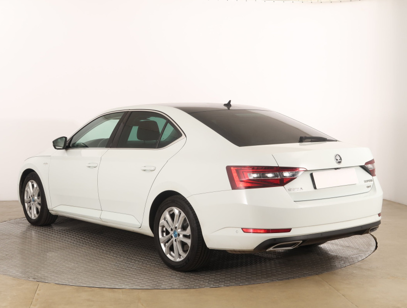 Škoda Superb, 2016
