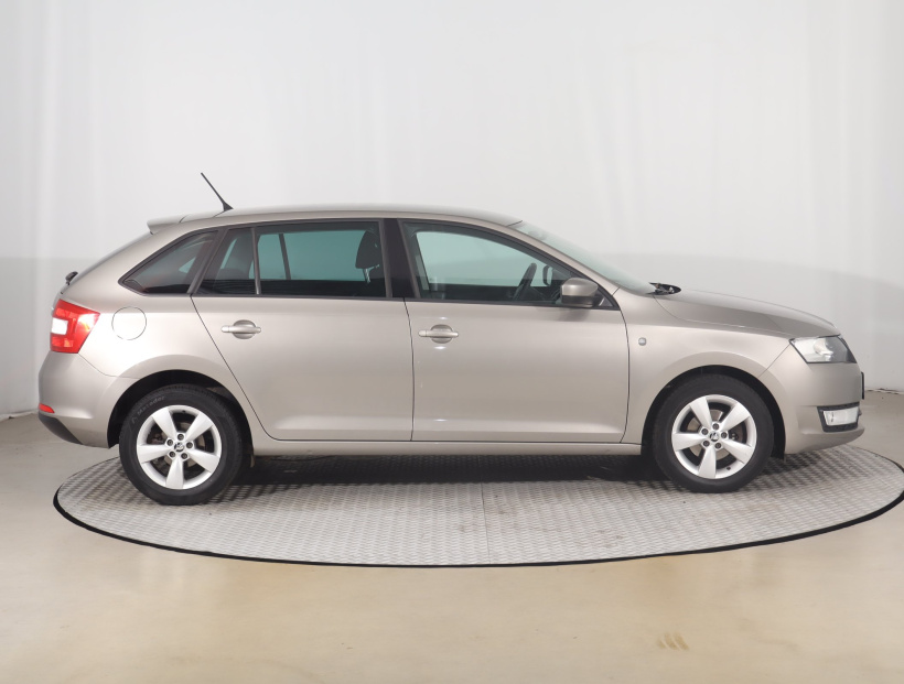 Škoda Rapid Spaceback, 2015