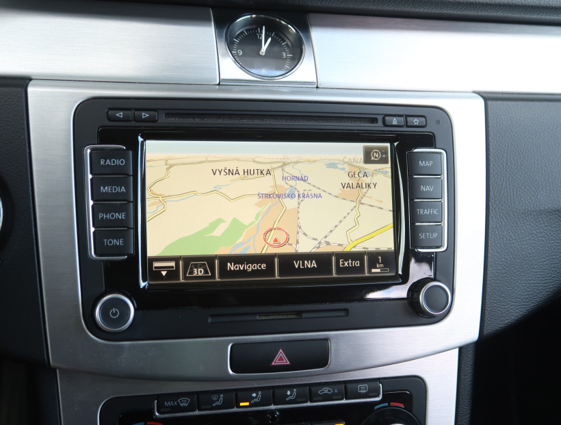 Volkswagen Passat CC, 2011