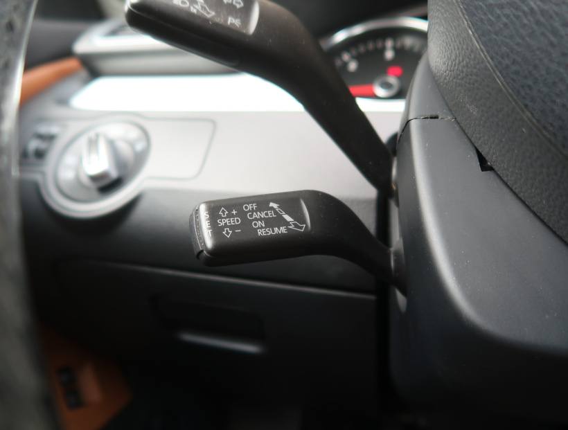Volkswagen Passat CC, 2011