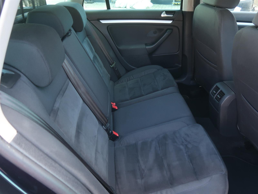 Volkswagen Golf, 2010