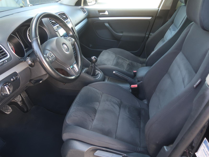 Volkswagen Golf, 2010