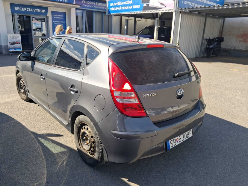 Hyundai i30, 2011