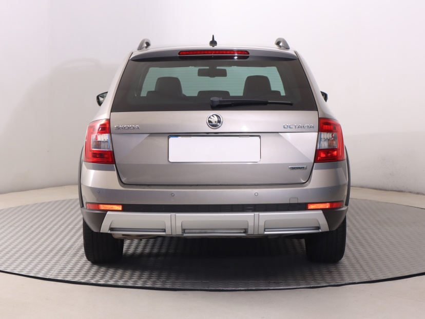 Škoda Octavia Scout, 2015