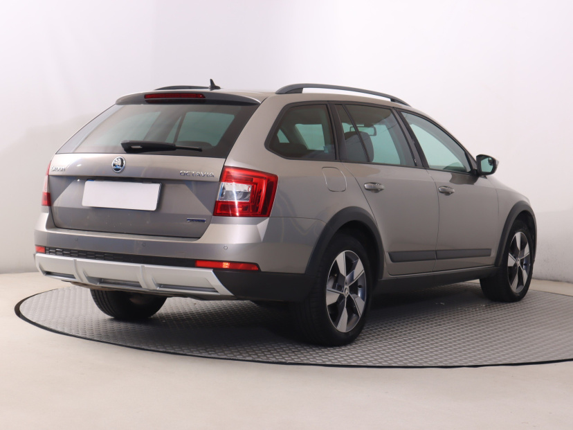 Škoda Octavia Scout, 2015