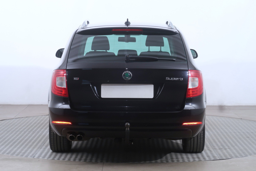 Škoda Superb, 2010