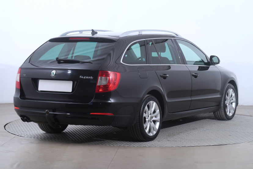 Škoda Superb, 2010
