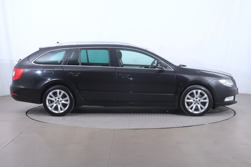 Škoda Superb, 2010