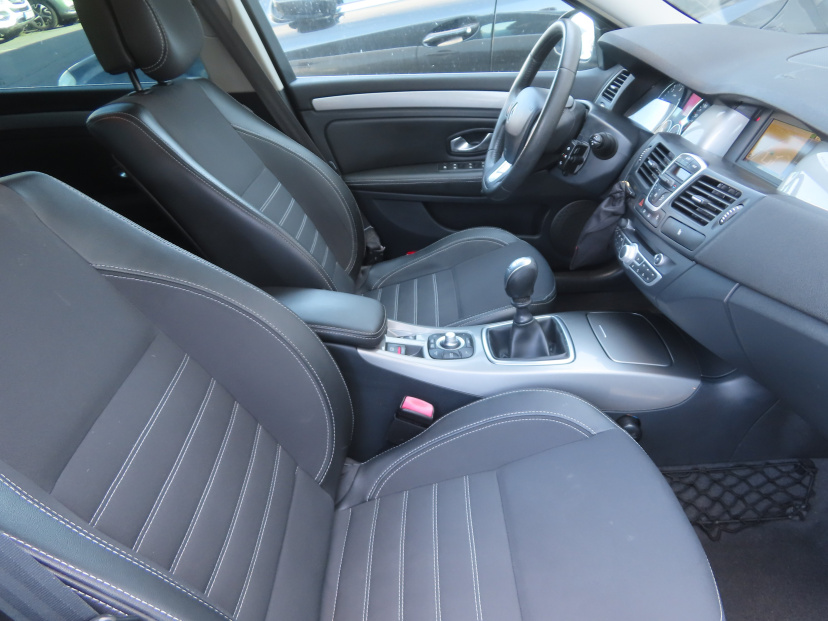 Renault Laguna, 2011