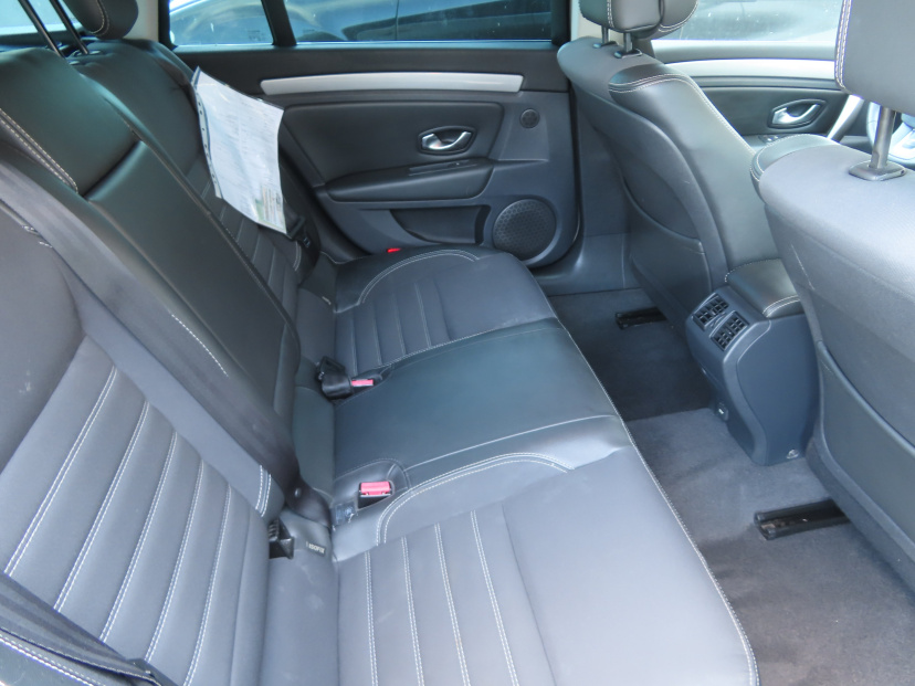 Renault Laguna, 2011