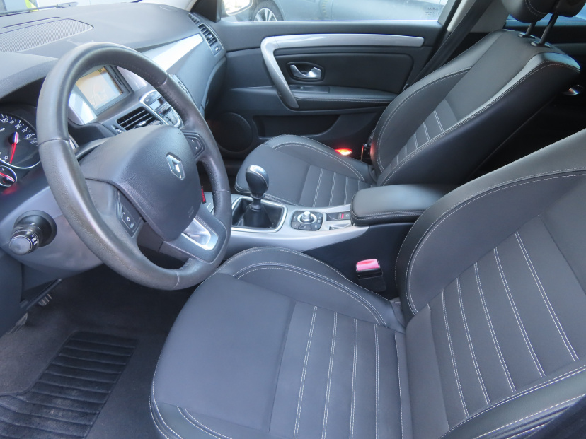 Renault Laguna, 2011