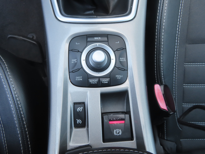 Renault Laguna, 2011