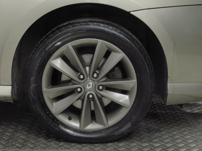 Renault Laguna, 2011