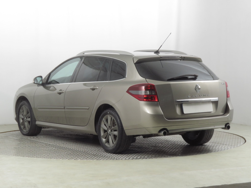 Renault Laguna, 2011
