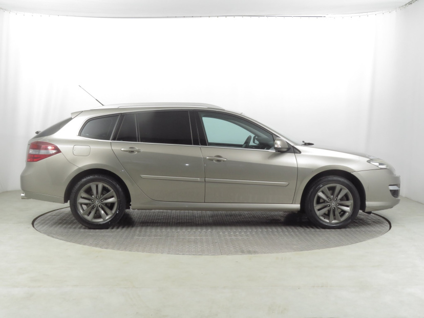 Renault Laguna, 2011