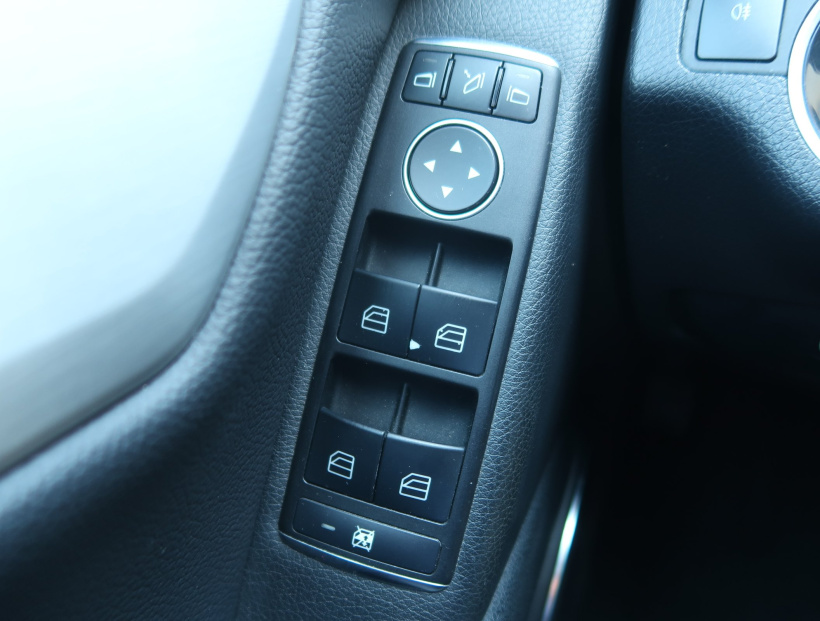 Mercedes-Benz C, 2012
