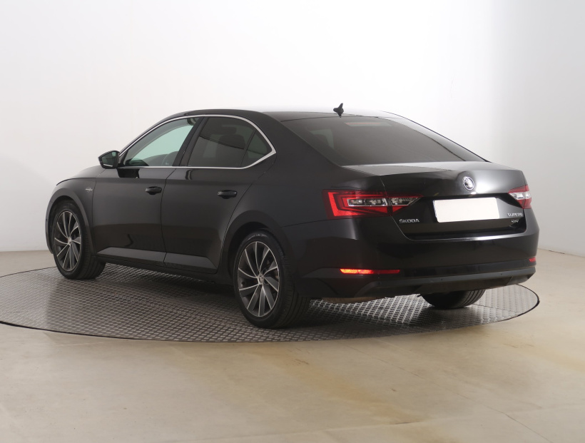 Škoda Superb, 2016