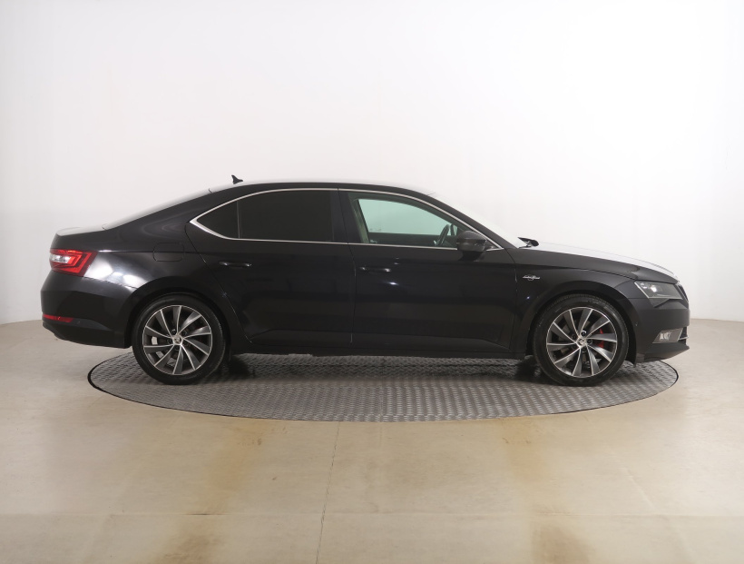 Škoda Superb, 2016