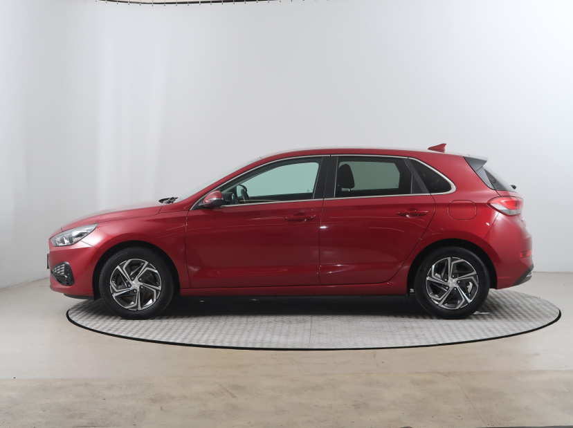 Hyundai i30, 2022