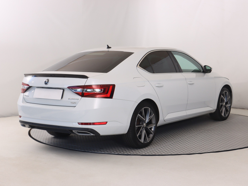 Škoda Superb, 2016
