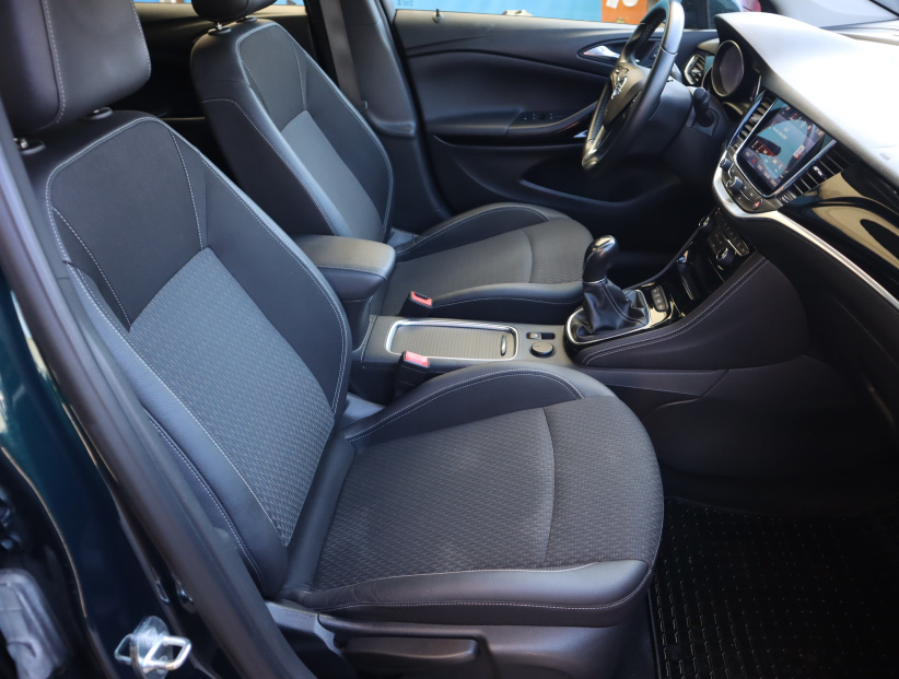 Opel Astra, 2015