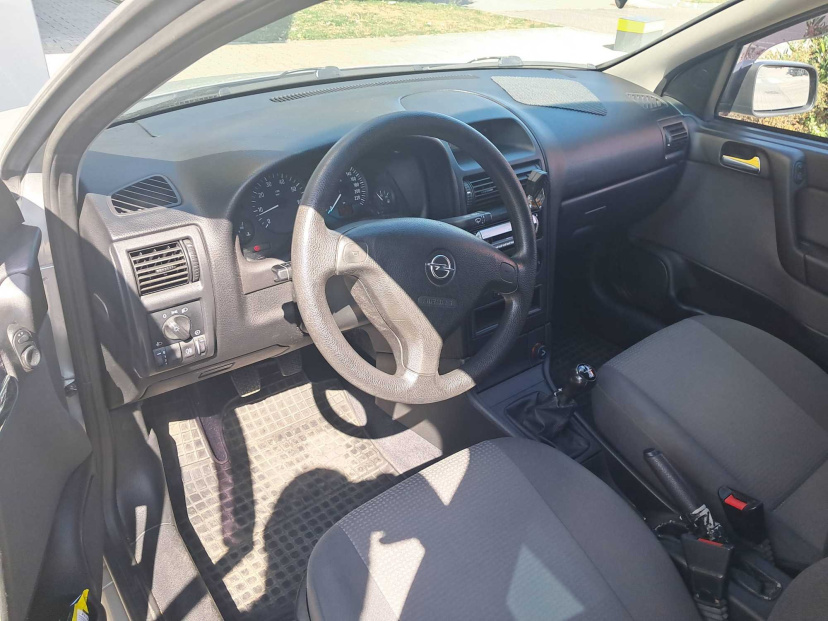 Opel Astra, 2009