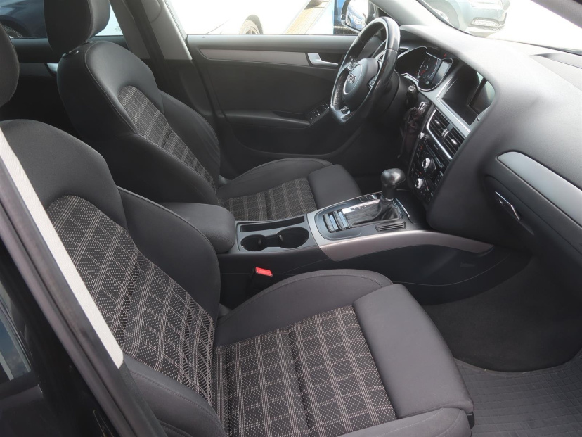 Audi A4, 2015