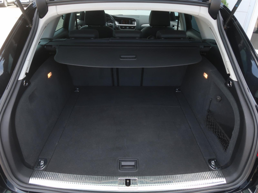 Audi A4, 2015
