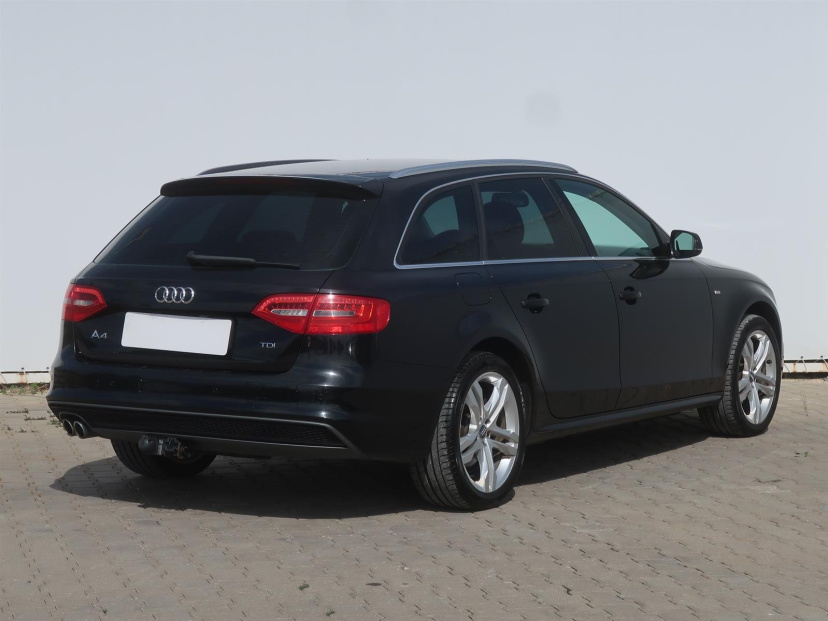 Audi A4, 2015