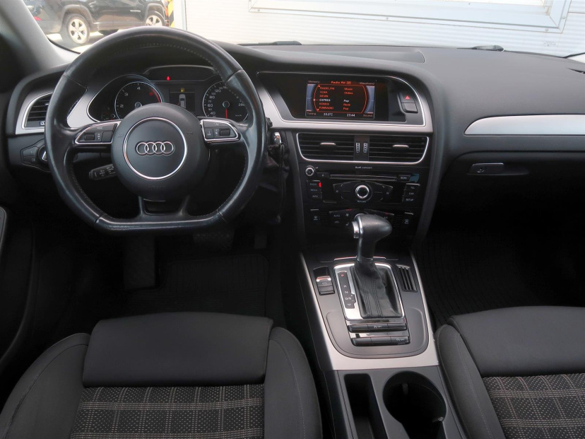Audi A4, 2015