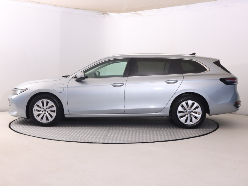 Volkswagen Passat, 2024