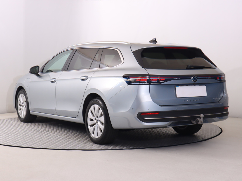 Volkswagen Passat, 2024