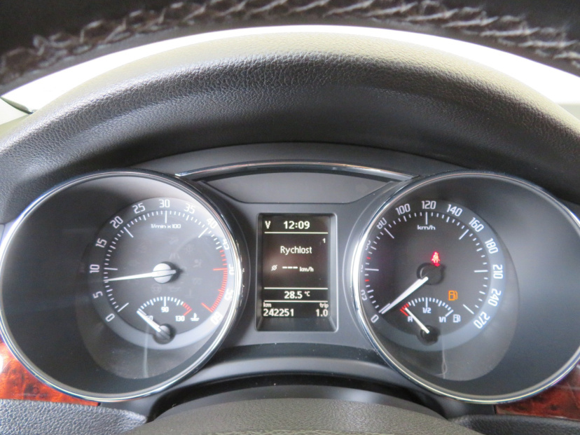 Škoda Superb, 2010