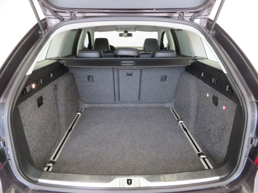 Škoda Superb, 2010