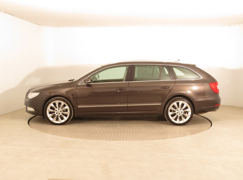 Škoda Superb, 2010
