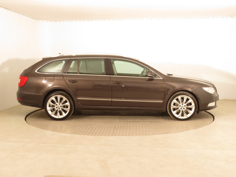 Škoda Superb, 2010