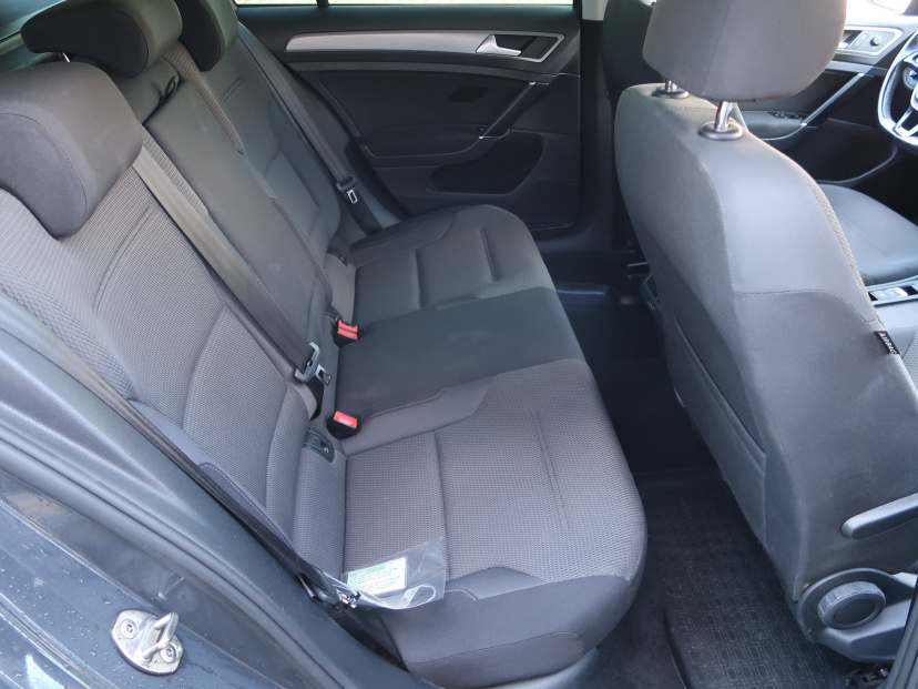 Volkswagen Golf, 2015