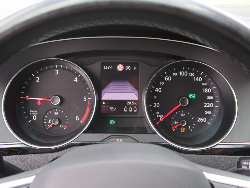 Volkswagen Passat, 2022