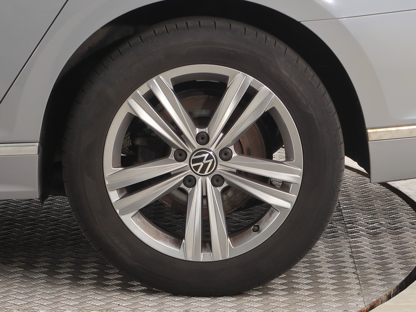 Volkswagen Passat, 2022