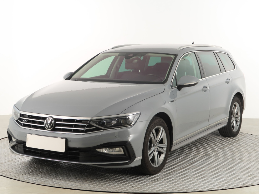 Volkswagen Passat, 2022