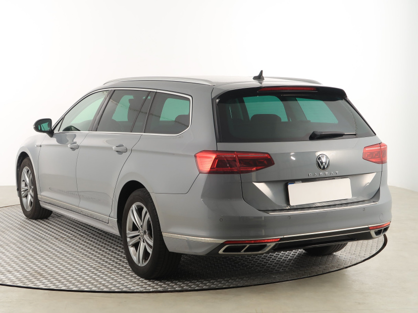 Volkswagen Passat, 2022