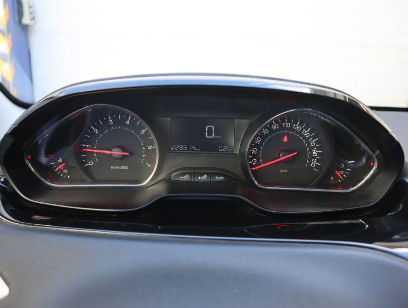 Peugeot 208, 2015